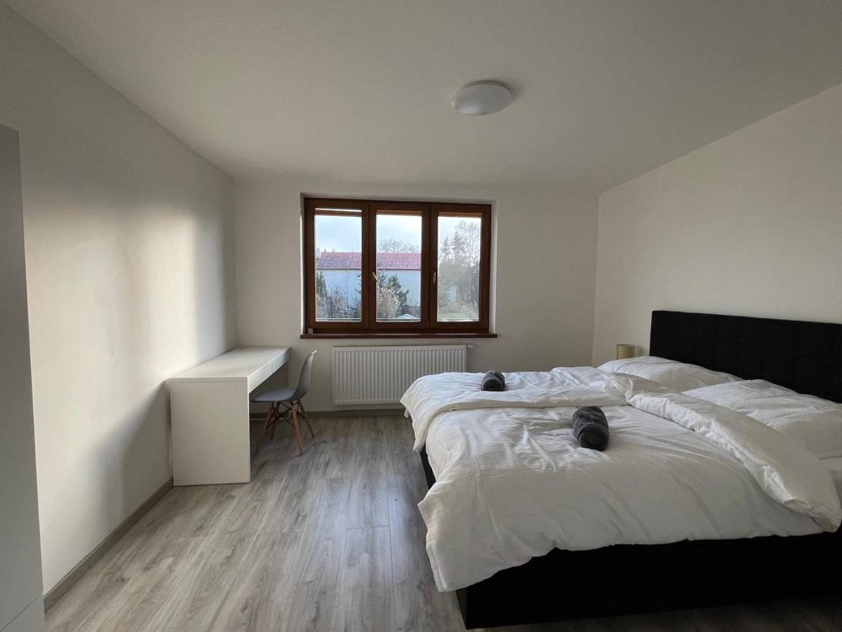 Apartment Golden Prague 78 Vestec  Zewnętrze zdjęcie