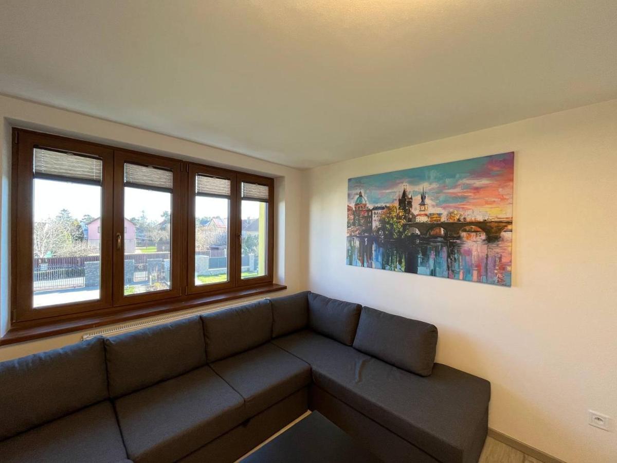Apartment Golden Prague 78 Vestec  Zewnętrze zdjęcie