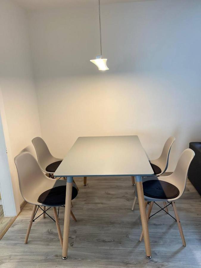 Apartment Golden Prague 78 Vestec  Zewnętrze zdjęcie