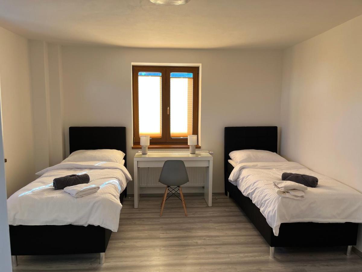 Apartment Golden Prague 78 Vestec  Zewnętrze zdjęcie