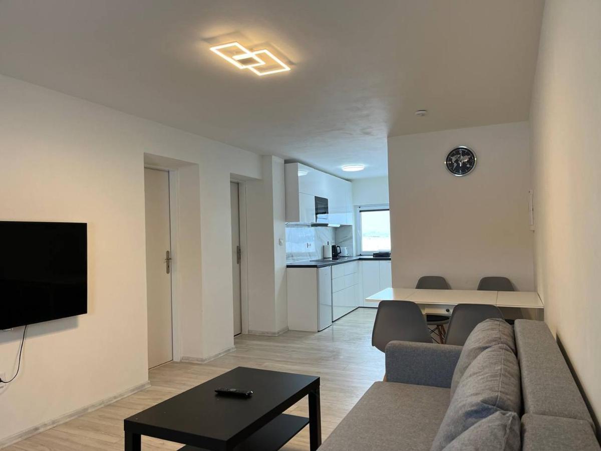 Apartment Golden Prague 78 Vestec  Zewnętrze zdjęcie
