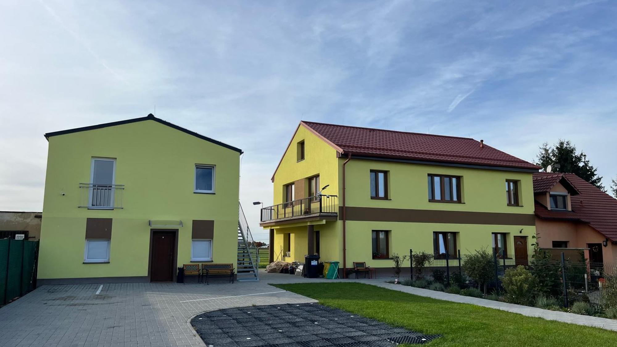 Apartment Golden Prague 78 Vestec  Zewnętrze zdjęcie