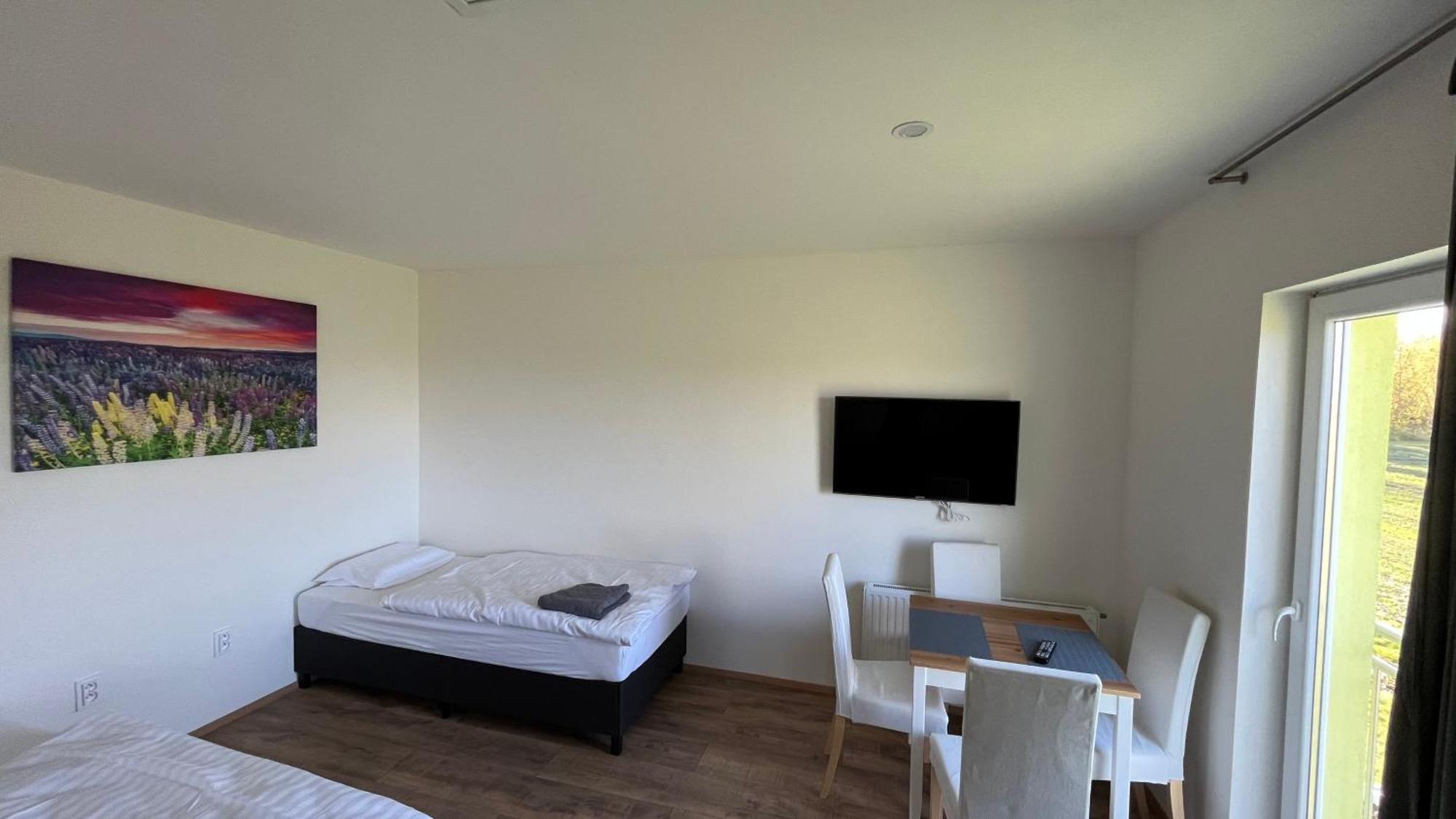 Apartment Golden Prague 78 Vestec  Zewnętrze zdjęcie