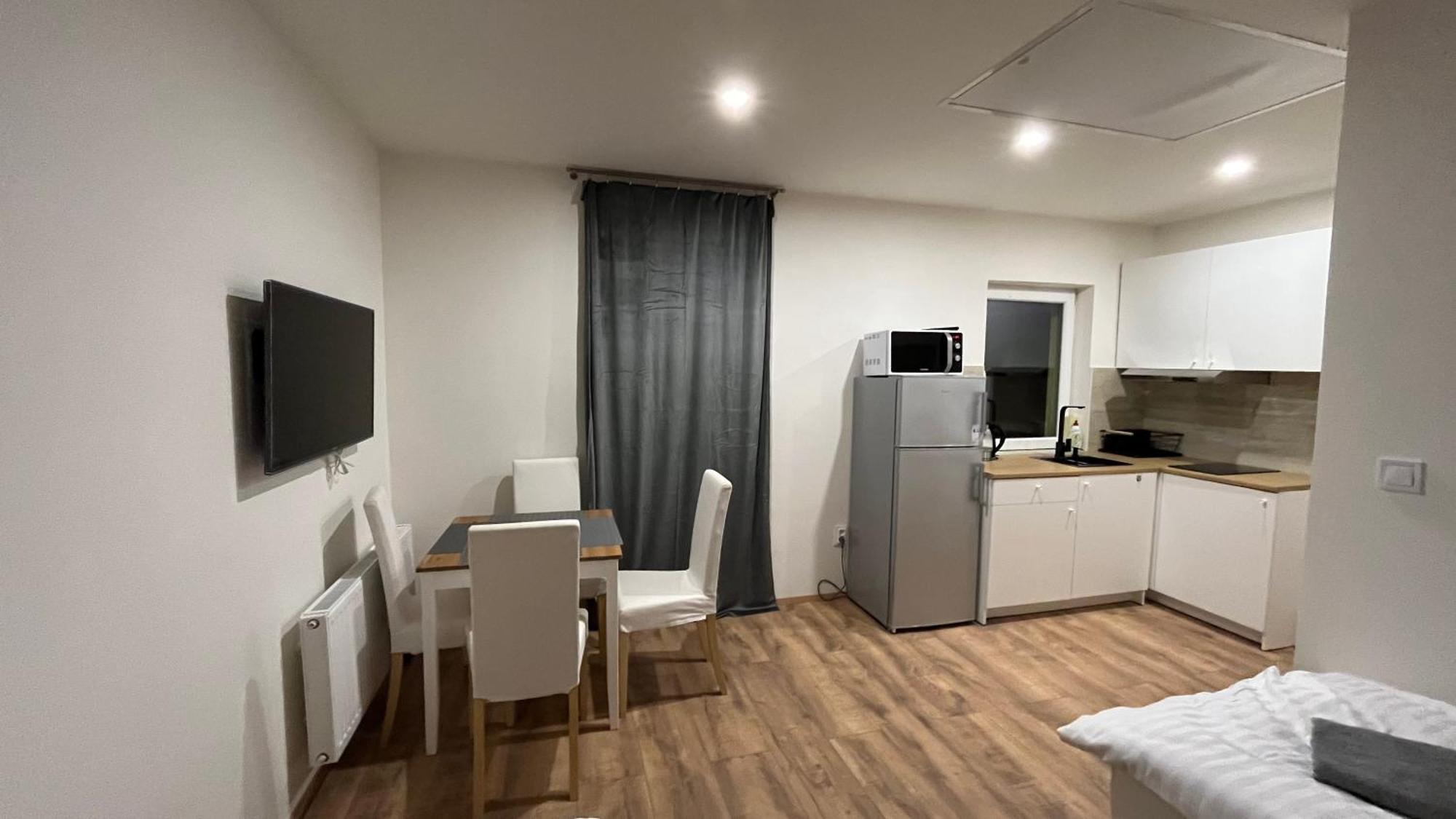 Apartment Golden Prague 78 Vestec  Zewnętrze zdjęcie